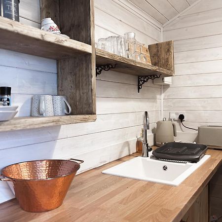 'Swan' Lakeview Lodge Bishampton Eksteriør bilde